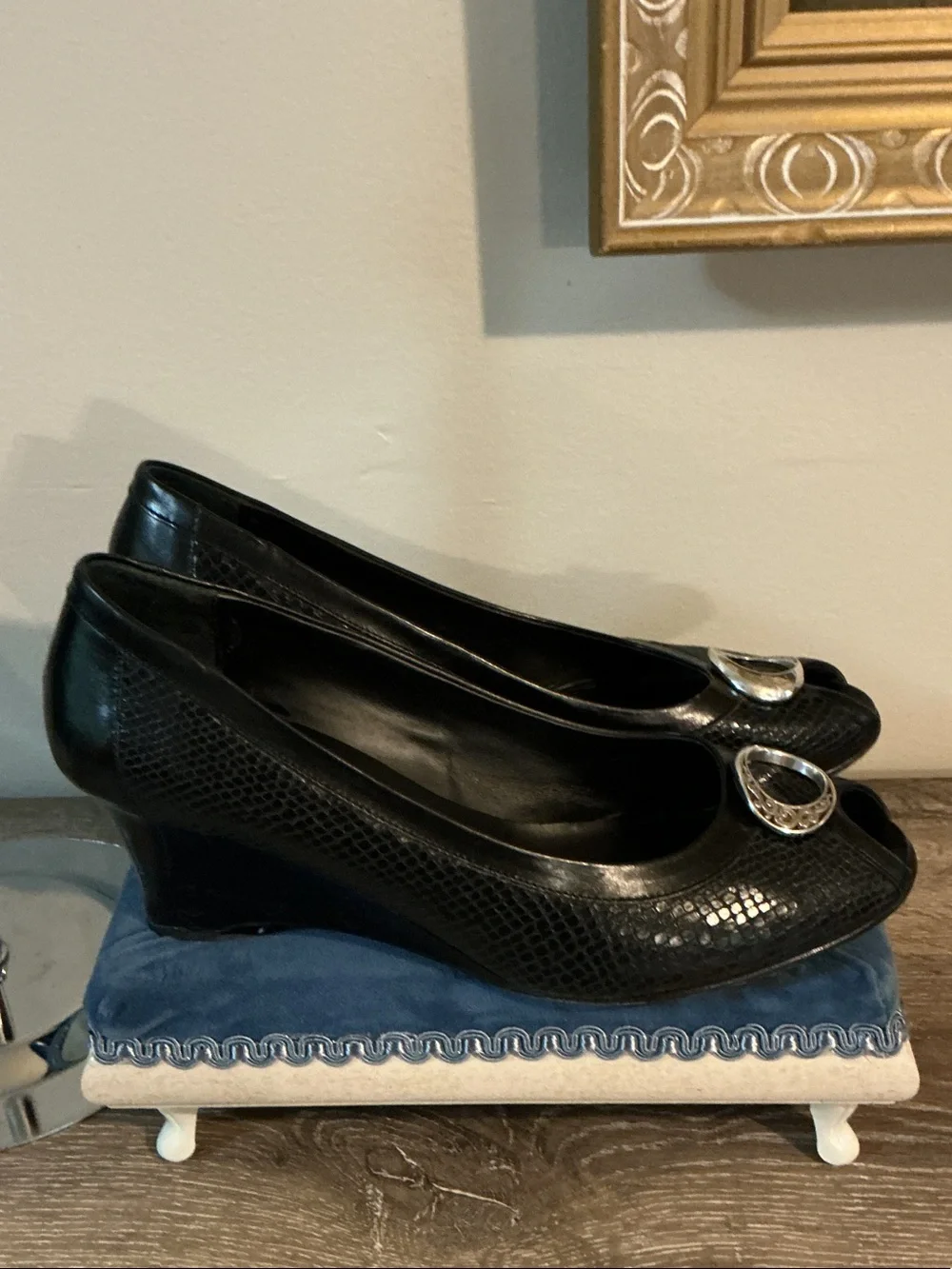 Brighton Nelly Black Snake Print Leather Peep-Toe Wedge Heels Sz 9 9.5 Silver